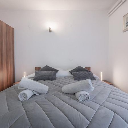 Apartman Lana Vidikovac Zadar Bagian luar foto