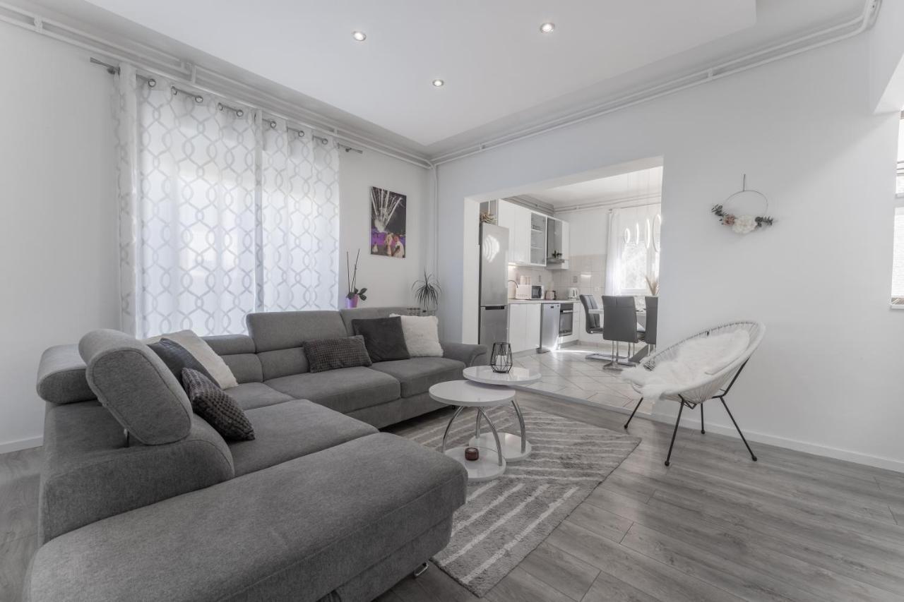 Apartman Lana Vidikovac Zadar Bagian luar foto