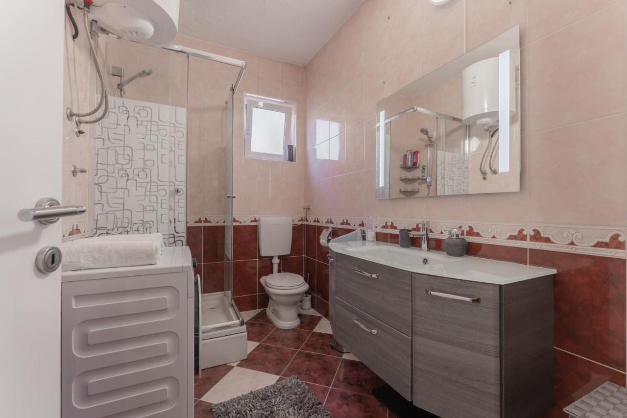Apartman Lana Vidikovac Zadar Bagian luar foto