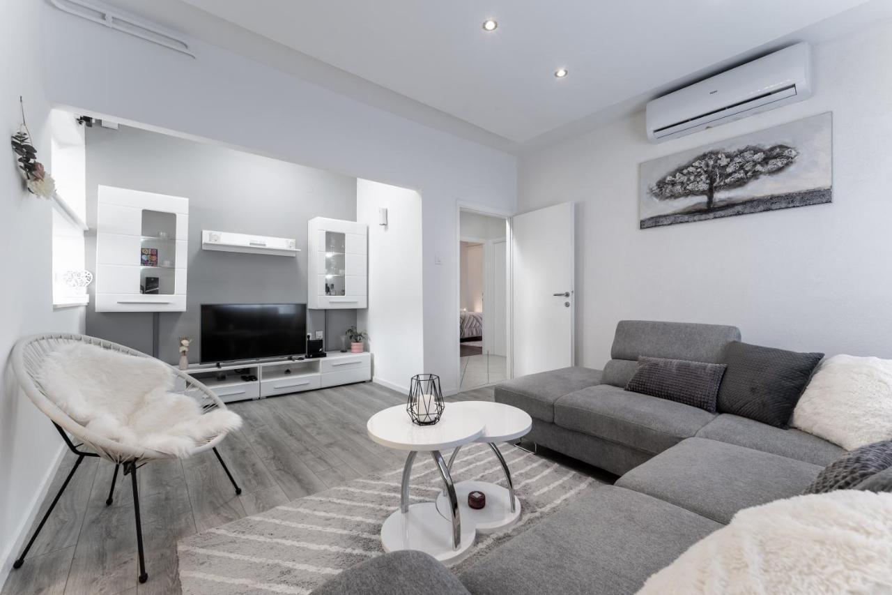 Apartman Lana Vidikovac Zadar Bagian luar foto