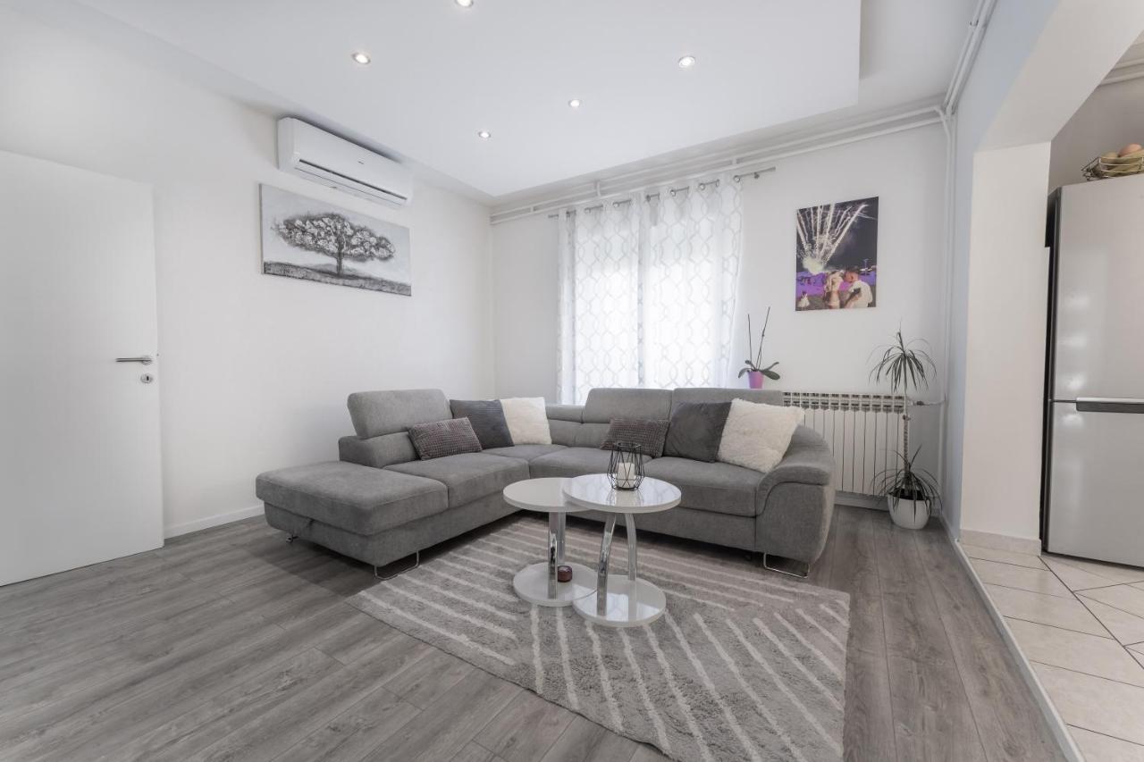 Apartman Lana Vidikovac Zadar Bagian luar foto