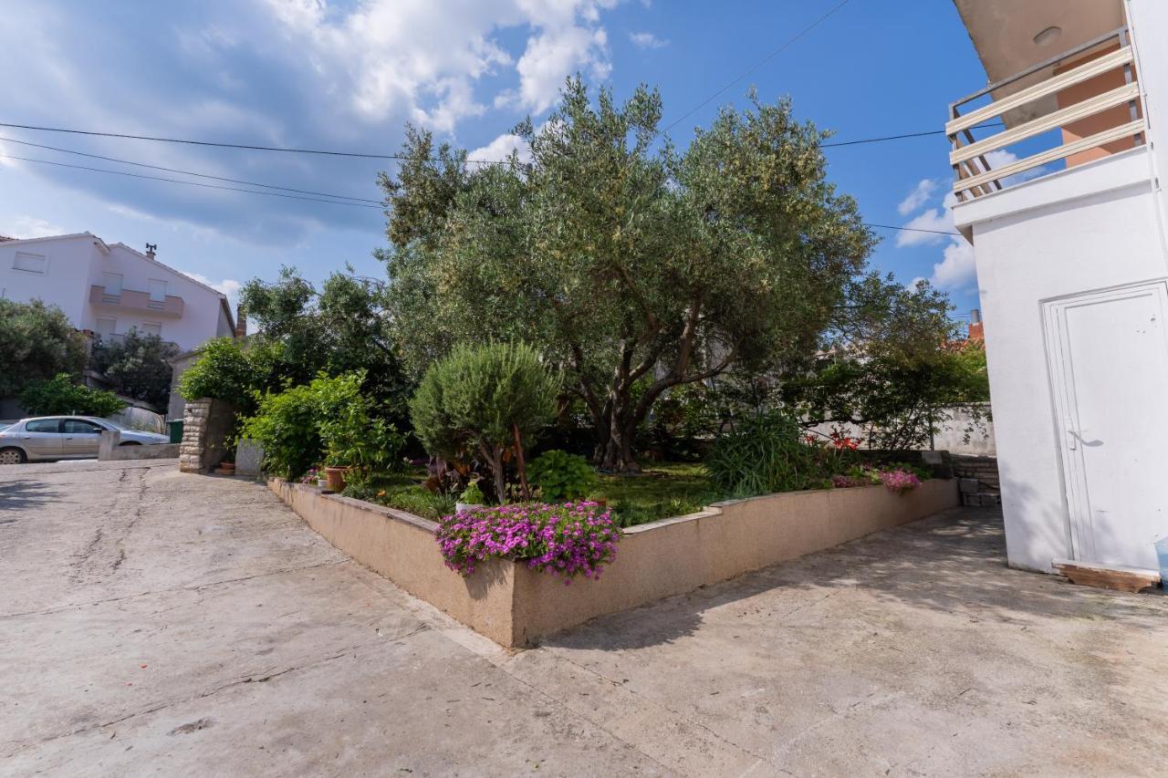 Apartman Lana Vidikovac Zadar Bagian luar foto